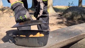 Chili‑Butter STEAK with Potatoes  Swedish Outdoor Cooking