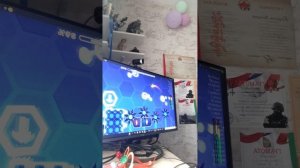 Прохожу уровни в Geometry Dash и брат оценивает! 2 часть