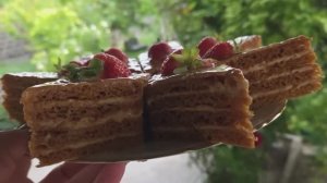 Рыжик - торт с нежной текстурой.