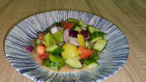 Овощной салат в кунжутно-горчичном соусе