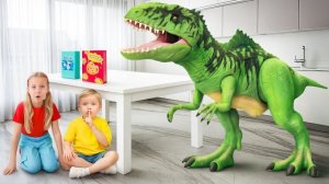 Приключение с игрушечными динозаврами 🦕