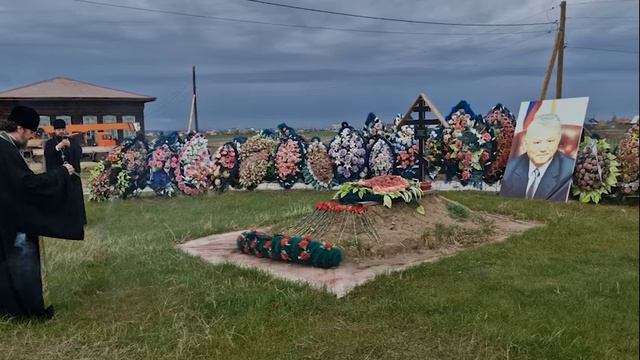 Заупокойная молитва якутского архипастыря на могиле Первого Президента РС (Я) М.Е. Николаева