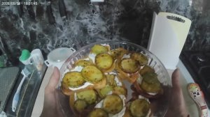 Вкусненькие бутербродики с кабачками.