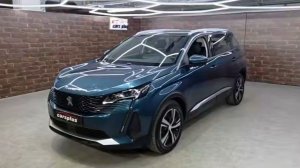 Французский лайнер в автосалоне Cars Plus