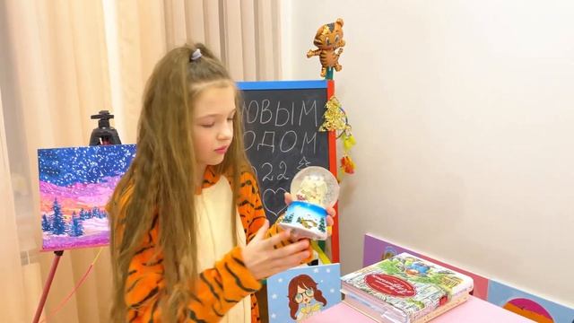 VLOG_  УКРАШАЕМ ДОМ к НОВОМУ ГОДУ  КРАСИВЫЙ Декор и РУМ ТУР 😍 5 Ёлок и 1 Сосна 🎄Валенсия Лаки Лайф