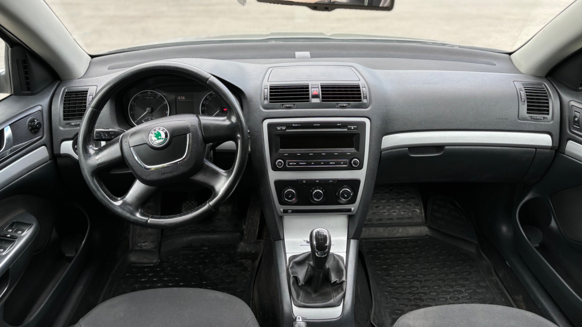 Skoda Octavia 2012 год (краткий обзор) смотреть онлайн