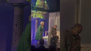 Андрей Соколов и Лариса Удовиченко в спектакле«Старомодная комедия»