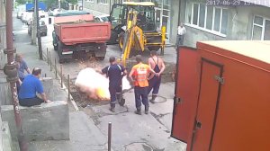 Работники Водоканала разрубили силовой кабель - танец