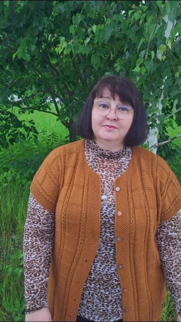🎁 Жилет для Мамы — с любовью и заботой. Связала этот жилет спицами специально для Мамы❤️