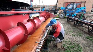 Подготовка к уборке урожая набирает обороты, но и траву уже давно пора косить!