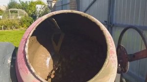 Как замесить цементный раствор, чтобы не лип к стенкам бетономешалки.