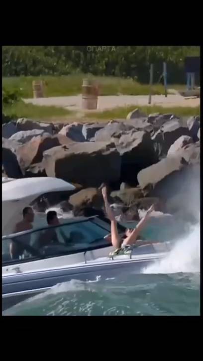 На одну дырку на Корабле меньше стало