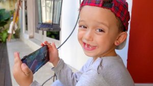 Марк играет и проучивает Ангелину