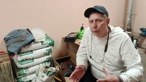 ОН ПОТЕРЯЛ НОГИ, НО НЕ СЛОМАЛСЯ(вторая часть): История ветерана, собравшего бизнес в гараже 🦾🧱