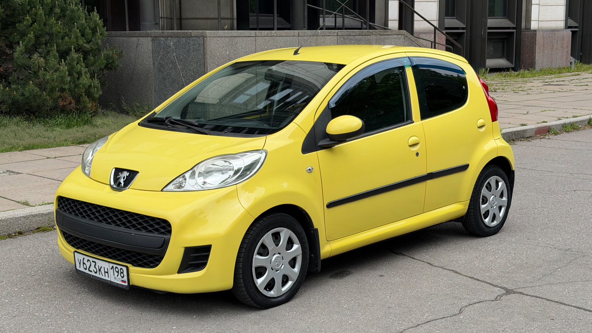 PEUGEOT 107 1 рестайлинг 2009 робот смотреть онлайн
