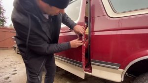 Ремонт Форд Бронко и разгрузка Peterbilt 389