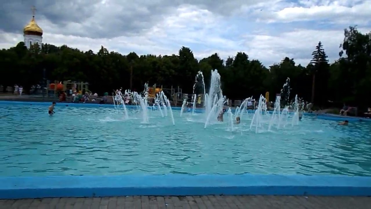 И фонтан, и бассейн смотреть онлайн