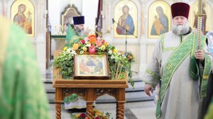 Поздняя Литургия, вечерня.  День Святой Троицы. Пятидесятницп