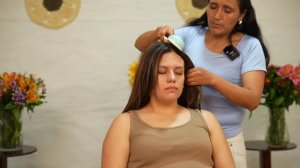 Masaje ASMR y susurros de Doña Esperanza, juego de cabello, limpia energética pa dormir y relajarse