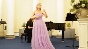 Юлия Матвеева исполняет романс Римского-Корсакова «Пленившись розой,соловей».Ф-но — Наталья Латифова