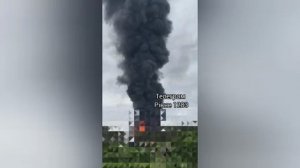 ‼️🇺🇦💥 «Герани» ударили по цели в Ровно, густой столб дыма поднимается в небо

⚠️Подписаться