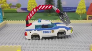 Лего Погоня Полицейский ставит ОГРОМНЫЕ КОЛЕСА, чтобы поймать вора! ⚙️🚨