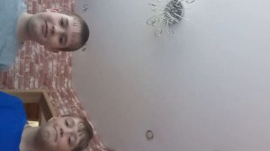 пов решил затроллить друга