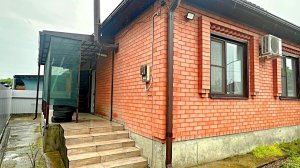 Уютный домик 80 кв.м. 3 сотки 3 комнаты евроремонт терраса мебель. Краснодарский край, г. Армавир.