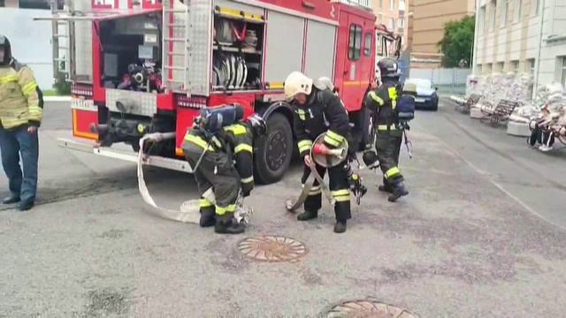 Курские огнеборцы провели тренировку в гимназии №4 г. Курска