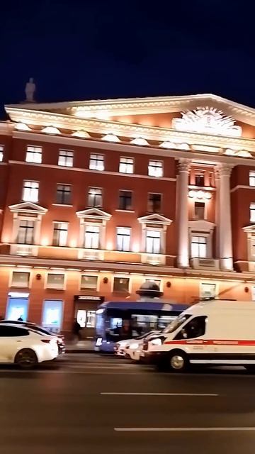 "Литературный дом" на Невском проспекте, дом 68/ набережная реки Фонтанки, дом 40. #travel
