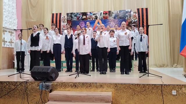 Хор "Юные таланты" песня "Коричневая пуговка"