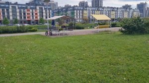 Санкт-Петербург, красивые дворики в новом ЖК.🌺 Цветут Рододендроны.🌺 Финский залив 31.05.26г.