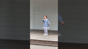 «БЕЛЫЙ, СИНИЙ, КРАСНЫЙ» Арина Елукова (7 лет)