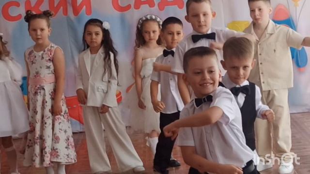 Живём в деревне. Выпускной у внука. Досвидания Детский сад.
