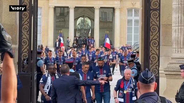 Макрон принимает ПСЖ в Елисейском дворце после победы в Лиге чемпионов