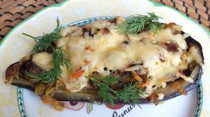 Баклажаны фаршированные куриными желудками. Аромат в каждом лакомом кусочке.
