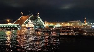 Развод мостов на Неве 😌🌉
