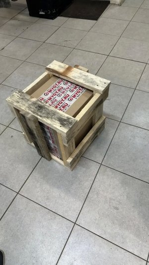 Многие спрашивают, - почему доставка CDEK дороже других ТК? Вот почему. Товар приезжает целым.