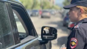 Автоинспекторы День защиты детей напомнили кемеровчанам о соблюдении ПДД