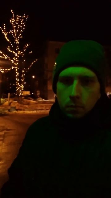 дерево и гирлянда 211223