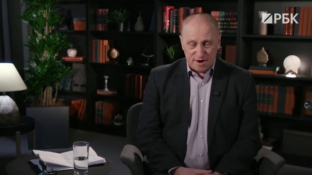 «Тень начинает управлять человеком»: Аузан — о персональных данных и ИИ