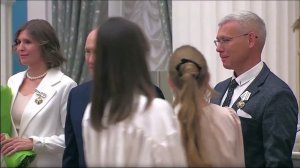 Президент Владимир Путин вручил Орден «Родительская слава» тюменской семье Власовых