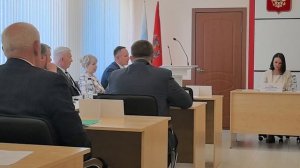 Владимир Анфимов защищает коммунальную фирму во время принятия в краевой союз ЖКХ