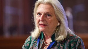 Кнайсль призвала все страны Европы возобновить диалог с Россией