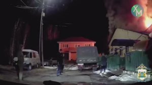 Корреспонденты городского телевидения встретились с полицейскими, которые спасли людей