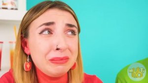 24 часа едим еду одного цвета Челлендж   Война пранков от Multi DO Challenge