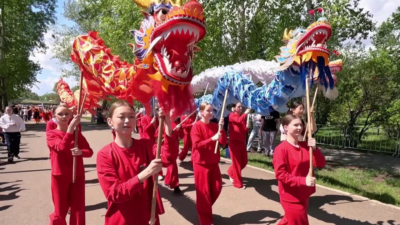 В России отмечают Международный день защиты детей.