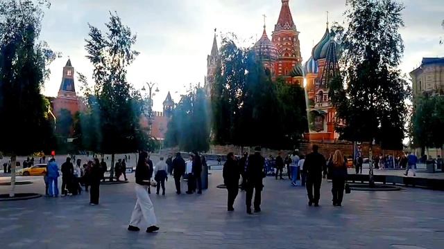 С ПРАЗДНИКОМ ЗАЩИТЫ ДЕТЕЙ! МОСКВА,ЗАРЯДЬЕ,ГУМ