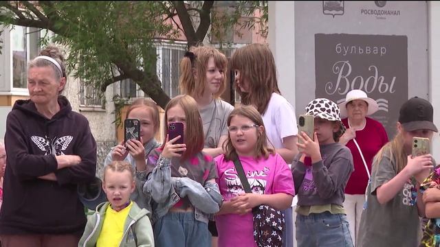 Открытие летнего сезона прошло на Бульваре воды в Тюмени смотреть онлайн