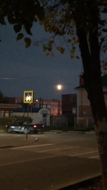 Луна над городом🌙 260923